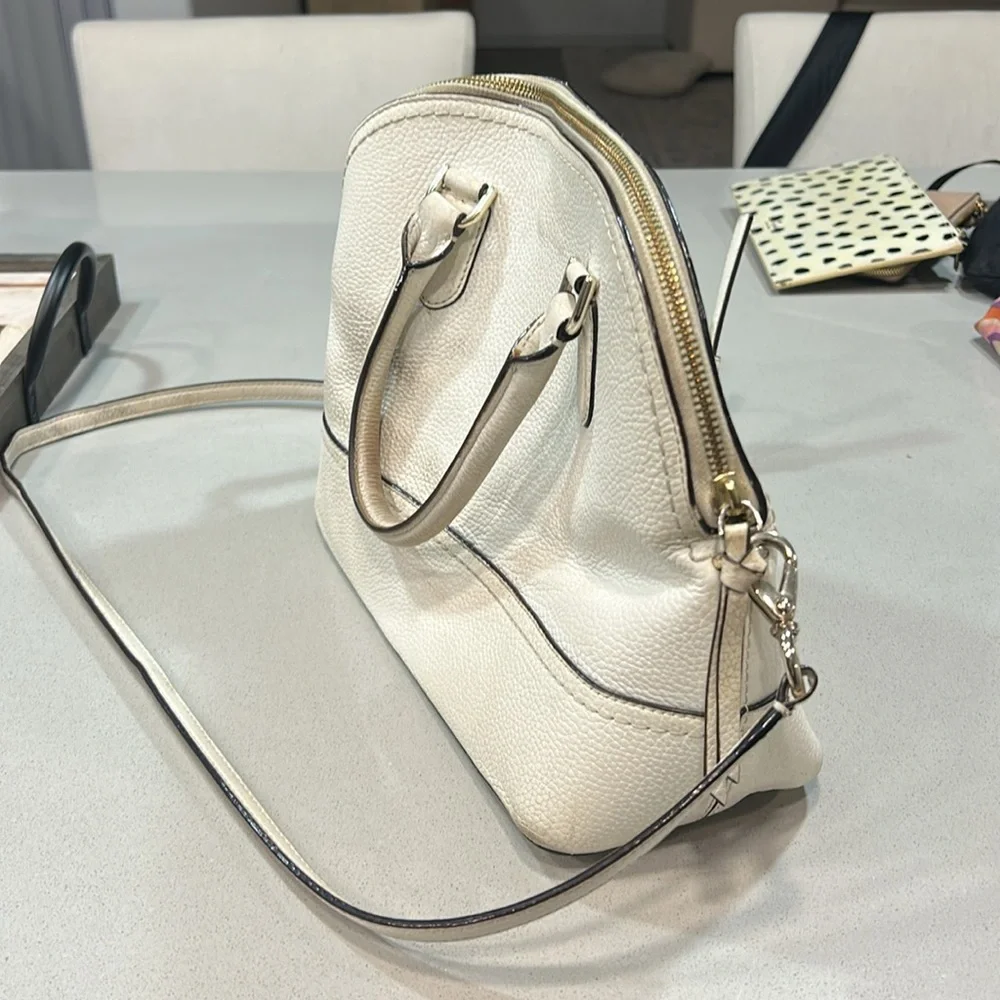 kate spade reposhing this